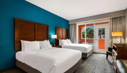 Queen Room with Two Queen Beds and Desk - Balcony