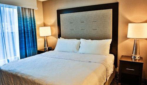 One-Bedroom King Suite - Non-Smoking