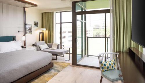 Premium King Room - Hearing/Mobility Accessible