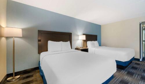 Queen Room with Two Queen Beds- Non-Smoking