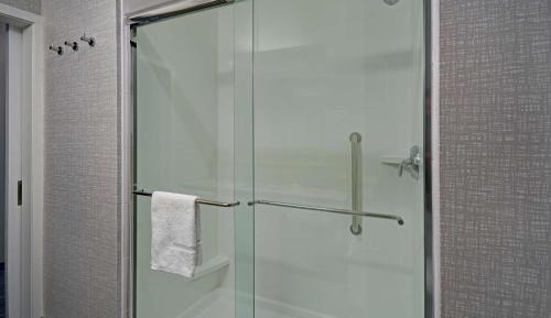 King Room - Hearing Access/Non-Smoking