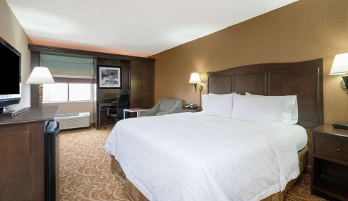 King Room with King Bed - Non-Smoking