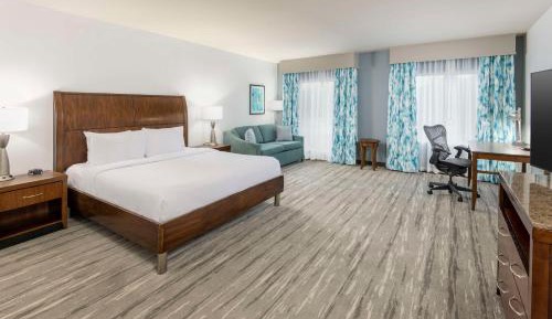 King Room with Accessible Tub - Mobility Access