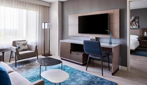 One-Bedroom Suite with Two Double Beds - Low Floor