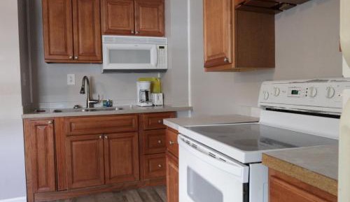 North Bldg- 2 Bedroom Apartment Pool Front