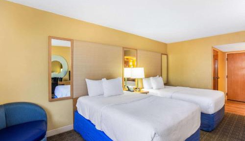 Double Room with Two Double Beds - Non-Smoking