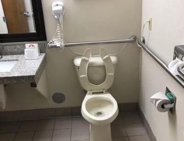 King Room with Roll-In Shower - Accessible/Non-Smoking