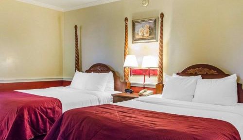 Standard Queen Room with Two Queen Beds - Ground Floor