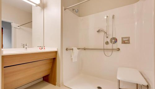 Superior Queen Room - Disability Access/Non-Smoking