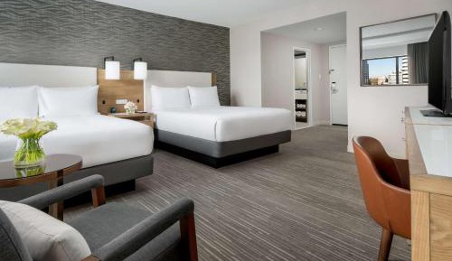 Queen Room with Two Queen Beds and Accessible Tub - Disability Access