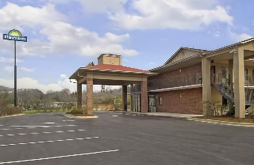 Woodfin Hotel | Days Inn by Wyndham Asheville Downtown North