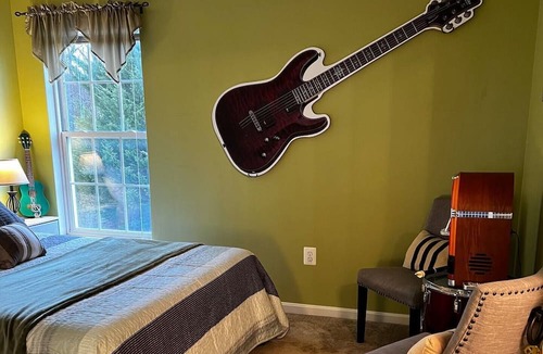 Boonsboro Apartment | Strike Up The Band Suite @ Music House.