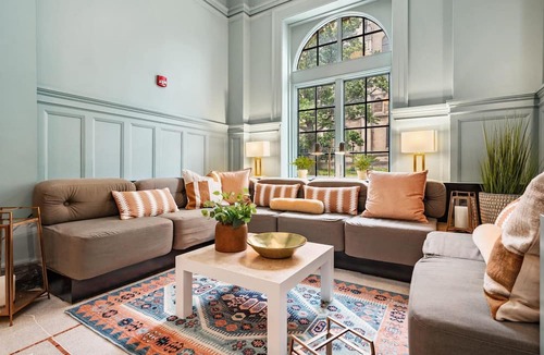 East Liberty Apartment | Kasa | Classic Studio, Quick Drive to Carnegie Mellon | The Maverick
