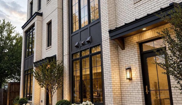 The Jardin Sage Suite | Near Downtown