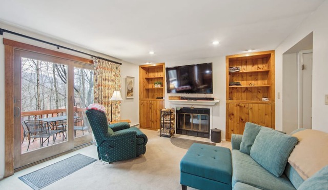Gore Mtn Getaway | Covered Heated Pool + Foosball + Billiards | Chatiemac