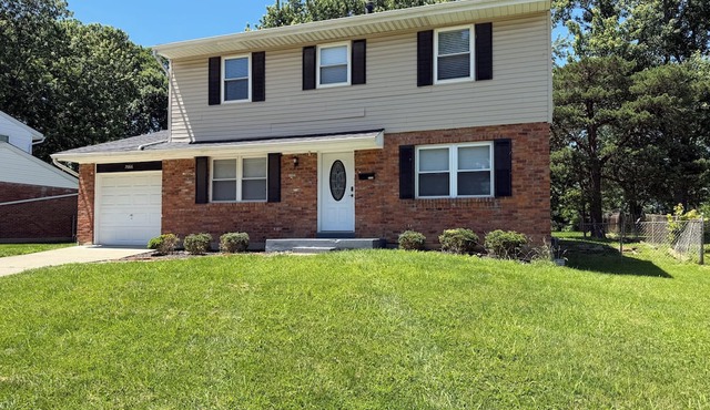 “Space Between The Faith” 5 Bedroom home/sleeps 10 Close to area attractions